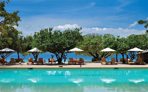 Luxury Beach Resorts in Palawan Island .